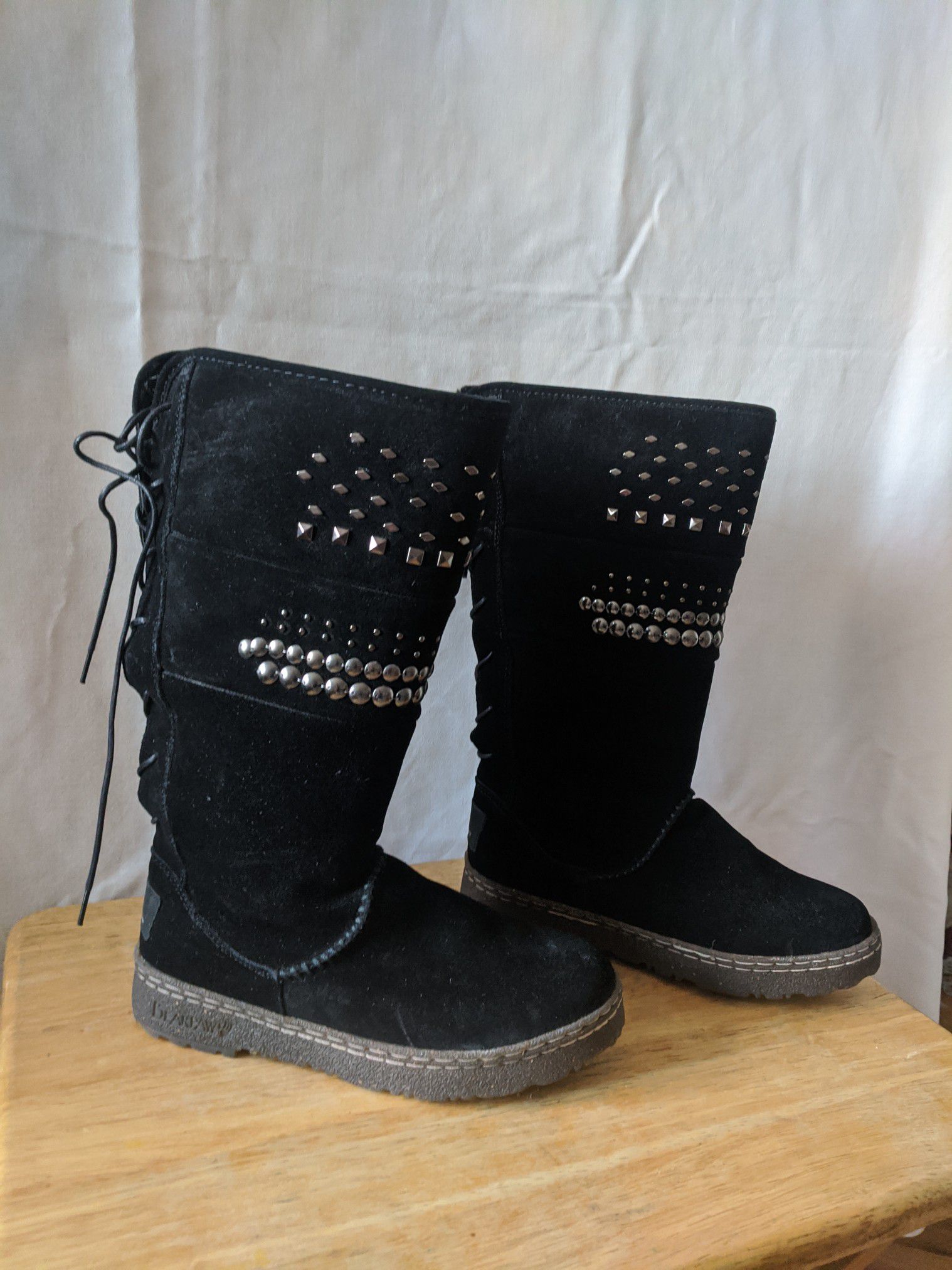 Bearpaw studded black suade Boots