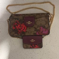 Brand New Never Been Worn Coach Women’s Clutch 