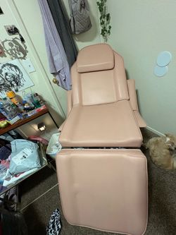 lash bed and chair