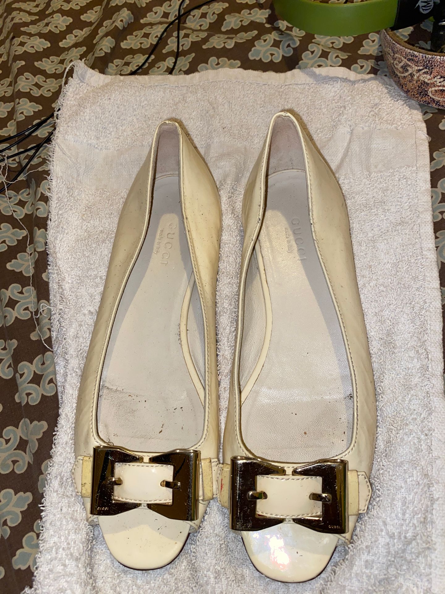 Gucci buckle peep toe flats