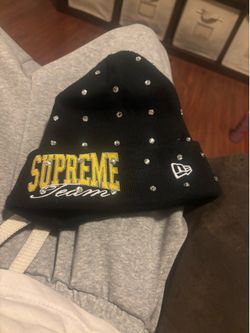 Selling supreme beanie goes for 200 brand new but asking 110 or negotiable used 1 time and never used again PICK UP ONLY