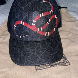 Gucci snake trucker hat 