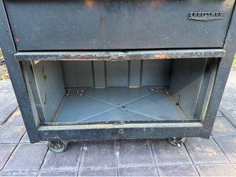 Craftsman wheeled tool box with drawers
