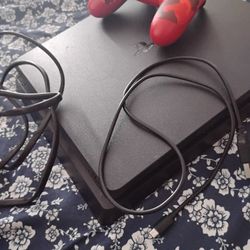 PS4 W/ Controller 