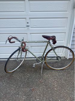 Beautiful vintage 10 speed bike