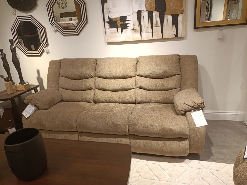 Tulen Gray Reclining Sofa
Ashley Furniture$10 Down Payment And Financing Available