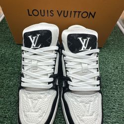 LOUIS VUITTON LV Trainer Sneaker Size 7