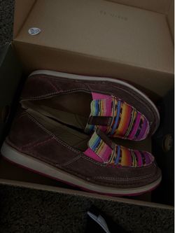 ariat woman’s shoes