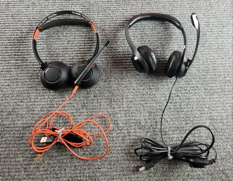 Plantronics Headset Blackwire 5220 C5220 USB-A Headsets Logitech H390 Pair