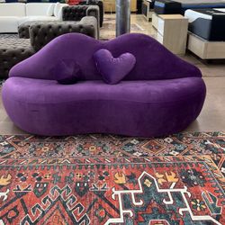 Lips Purple Velver Loveseat with Pillows