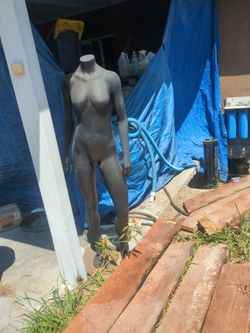 Female mannequin