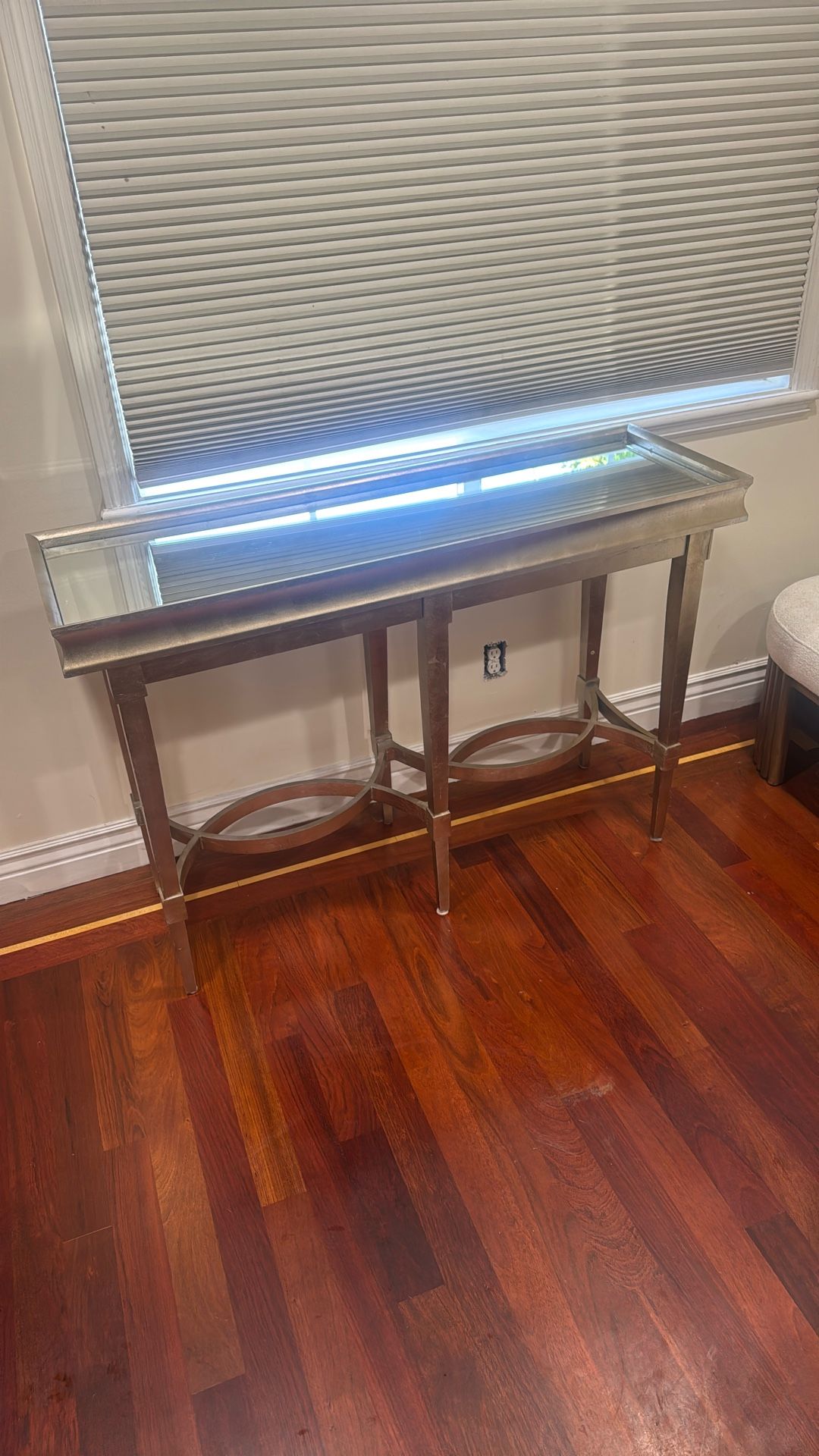 Table With Mirror Top
