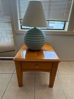 End/Side Table