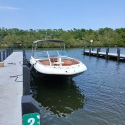 BOAT RINKER 2010 23F GREAT CONDITION 