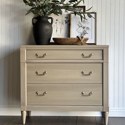 Beautiful 3 -Drawer Dresser By Century