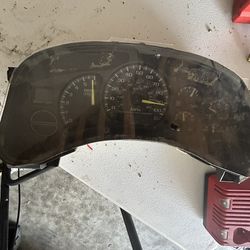 Cluster Chevy Tahoe 2002/2001 / Used