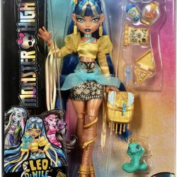 Monster High Cleo De Nile Core Refresh Doll with Pet Cobra Hissette