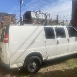  Chevy3500 Express Van 03