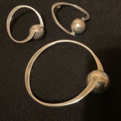 Vintage/antique Solid Sterling Silver 925 Bangle Bracelet Set With Matching Earrings & Solid Balls( Mexico ACJ TC-51)