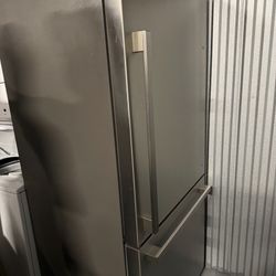 Fridge 550 Stackable Washer And Dryer 975