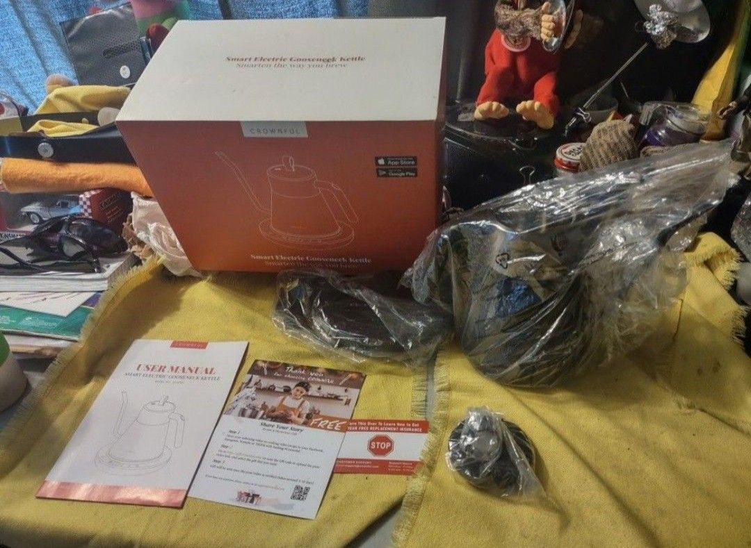 Brand New Crownful Gooseneck Tea Kettle