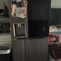 27 Cu. Ft Side-by-side Instaview Refrigerator 