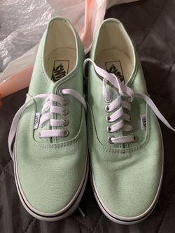 Women’s Vans 8 1/2