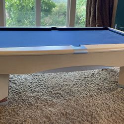 Pool Table 8ft Bruinswick ( Free Delivery & Set Up ) 