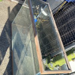 Fish tank size Length 36 inches w 12 height 24 inch