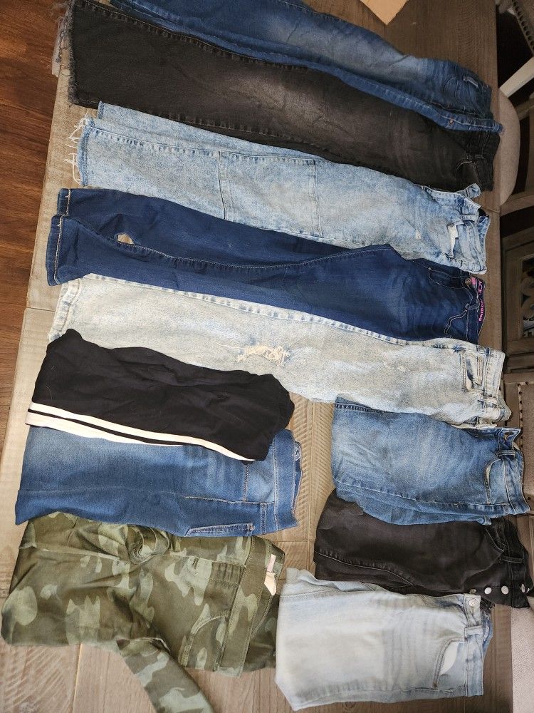 Huge Lot Of Girls Clothes Size 14/16