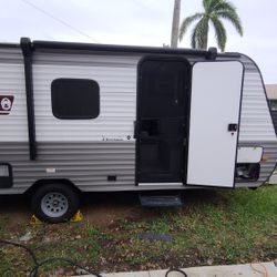 RV Near Perfect Conditions 