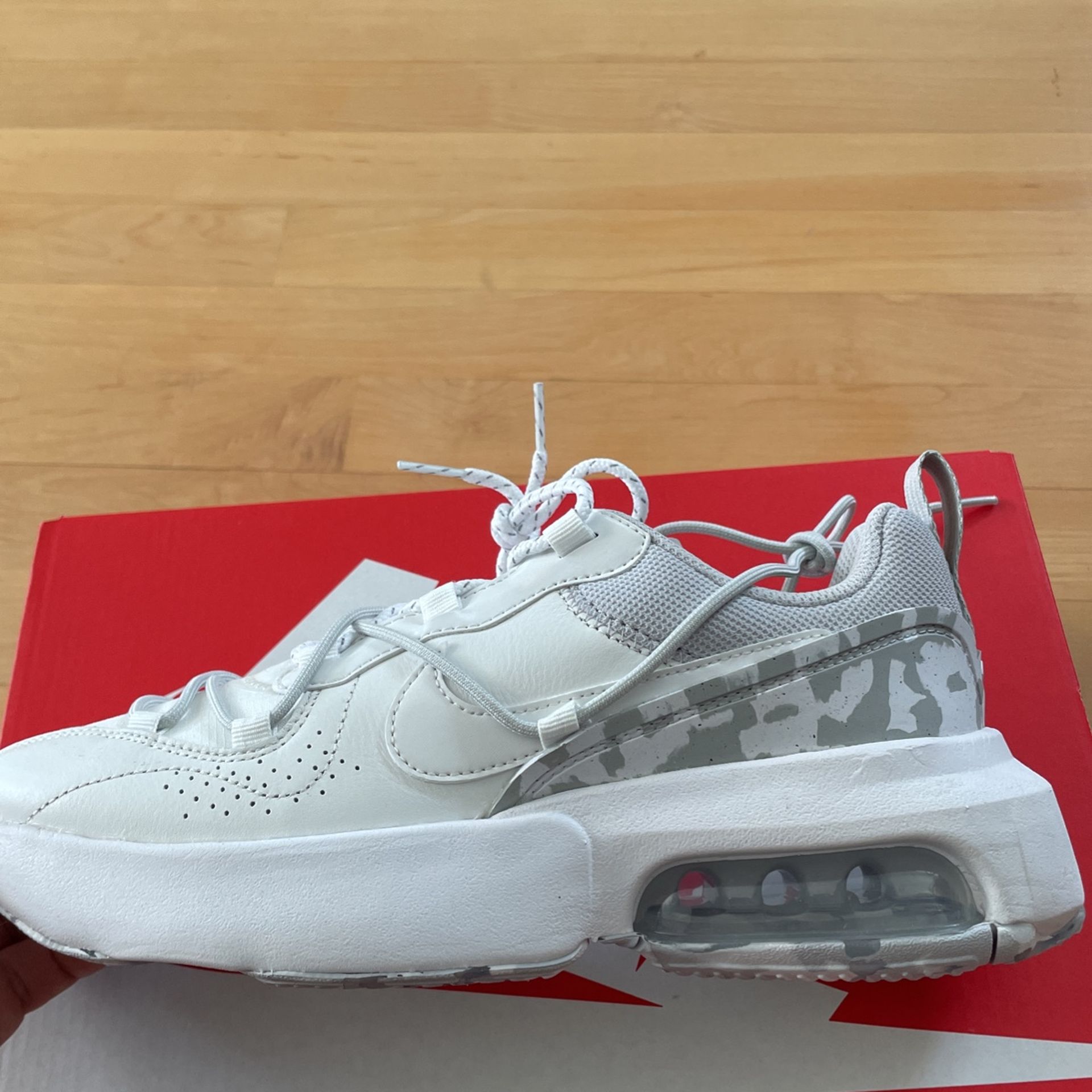 Womens Air Max size 8.5