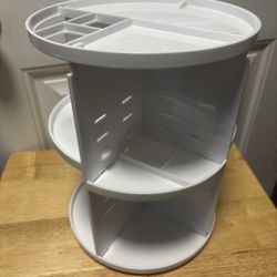 Rotating makeup/ skincare organizer