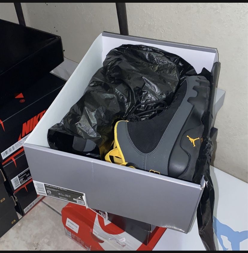 Air Jordan 9 Retro ‘ University Gold ‘ Size 8