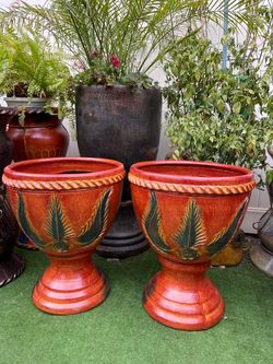 Clay pots 🌺 23” tall 17” wide