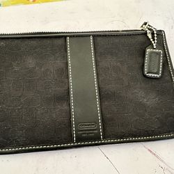 LADIES PURSE/WALLET IN GREAT CONDITION  $35