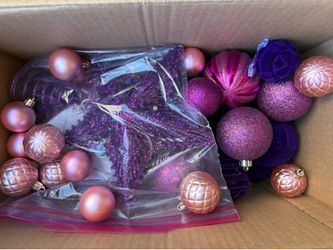 Christmas ornaments & hats