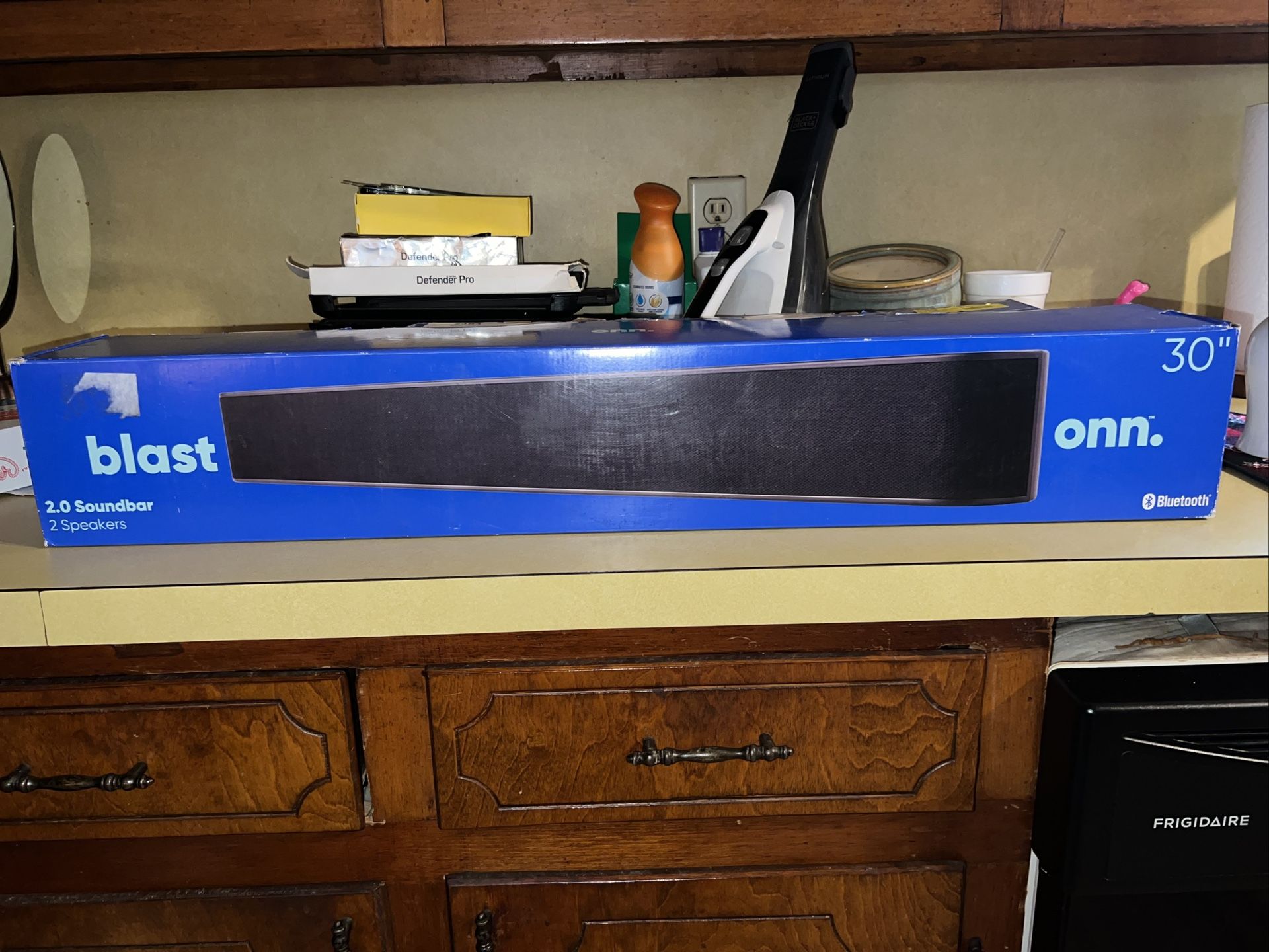 onn. 30” soundbar Bluetooth 2 speakers