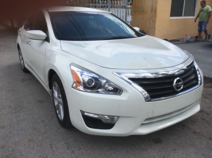 2013 Altima 2.5 - Clean Title!