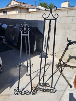 2 Easel for Sale.