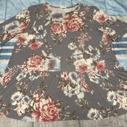 Women’s Medium Floral Top
