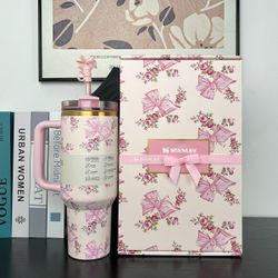 Stanley Oversized Bow, 40 Oz Water Cup, Sports Business Travel Gift, Its Signature Light Pink And Gentian Blue Romantic Touch.