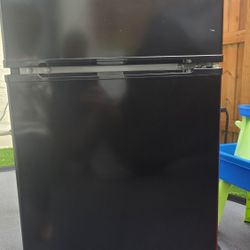 Compact 2-Door Mini Fridge with Freezer - Perfect for Dorms, Offices, or Studios