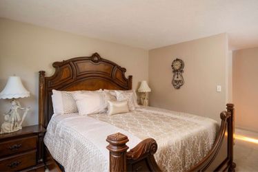 Bedroom Set – Bed Frame + 2 Nightstands + 2 Lamps