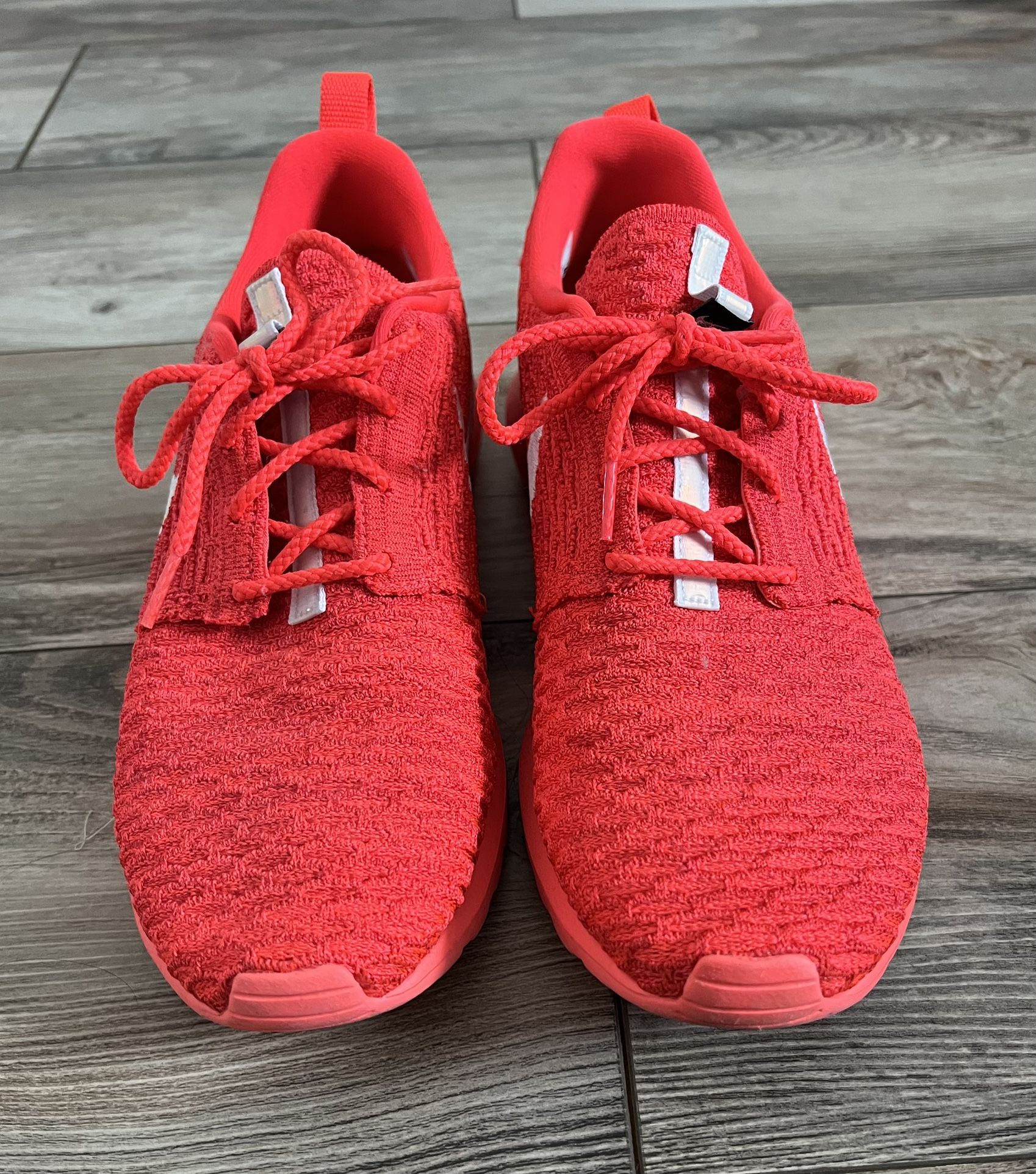 New Men’s Nike Running Shoes-size 10