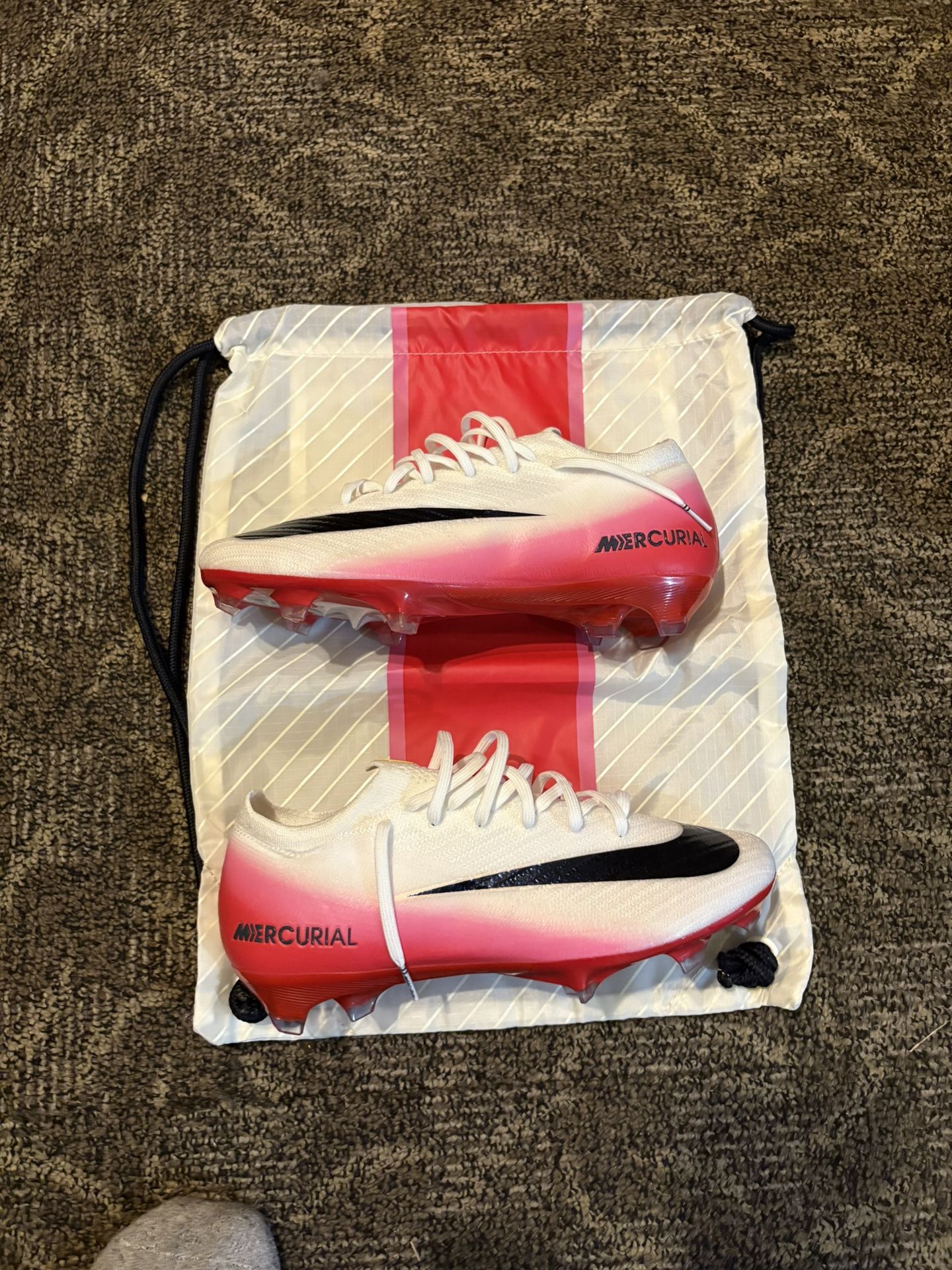 Nike Mercurials Elites Cleats 