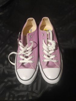 Tenis shoes converse size 9 new pick up only