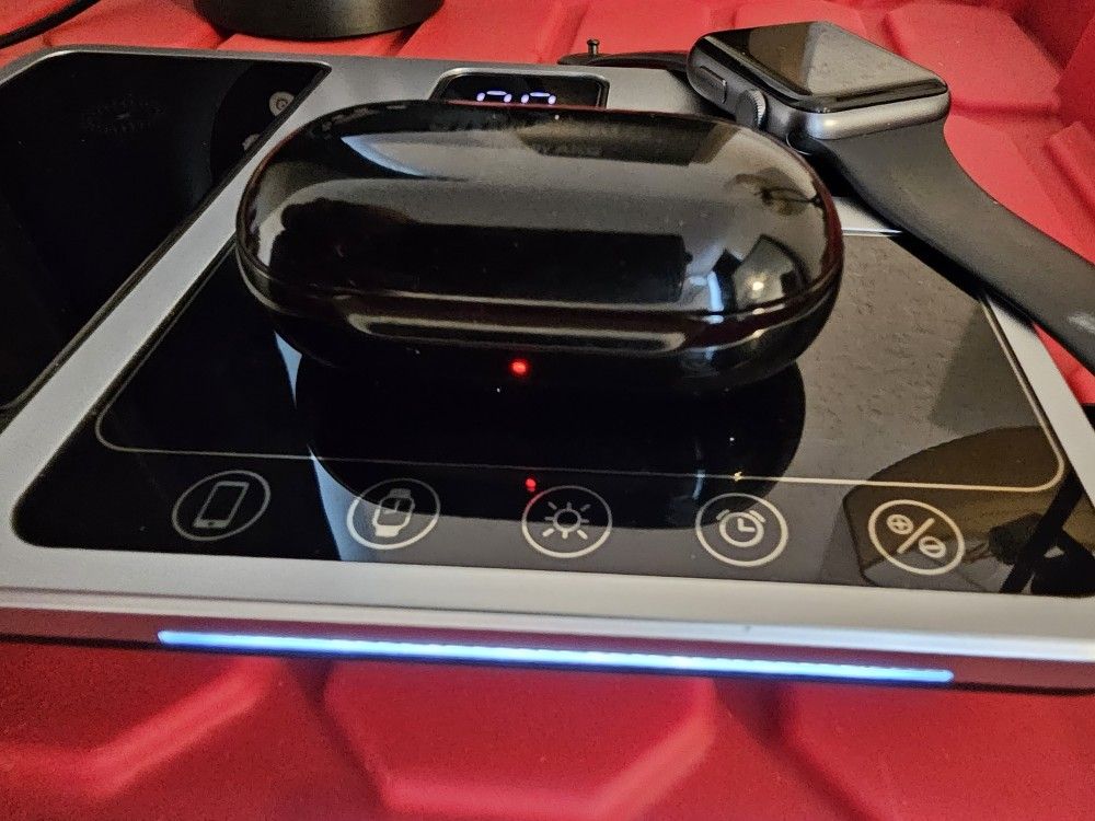 Charger / 4 In 1 charging Station (New)