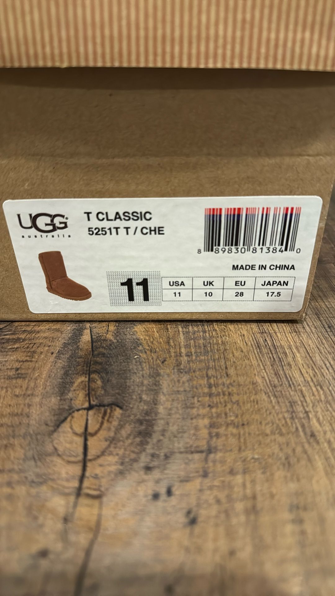 UGG Classic Chestnut Short