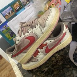 Girls 13C Travis Scott Con 8/10